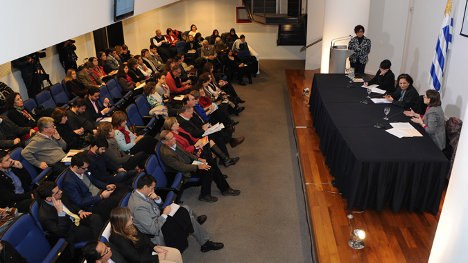 Imagem do seminário sobre proteção social que abrió a série de três diálogos nacionais preparatórios da Conferência Regional.