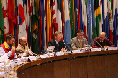 Por su parte, Gerald Hatler, Primer Secretario de la Delegación de la Unión Europea en Chile, indicó que las TIC desempeñan un papel clave para mejorar la vida de las personas y por eso es muy importante aumentar el acceso del público a Internet y banda ancha.