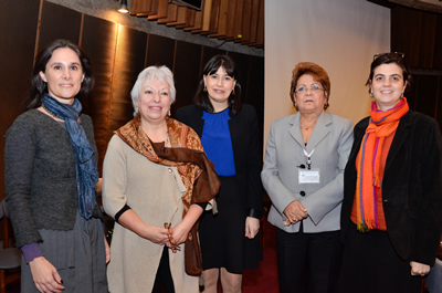 De izquierda a derecha: Pamela Villalobos, Oficial de Asuntos Sociales de la División de Asuntos de Género de la CEPAL; Sonia Montaño, Directora de la División de Asuntos de Género de la CEPAL; Javiera Blanco, Ministra del Trabajo y Previsión Social de Chile; Alejandrina Germán, Ministra de la Mujer de República Dominicana; y Claudia Pascual, Ministra Directora del Servicio Nacional de la Mujer de Chile.