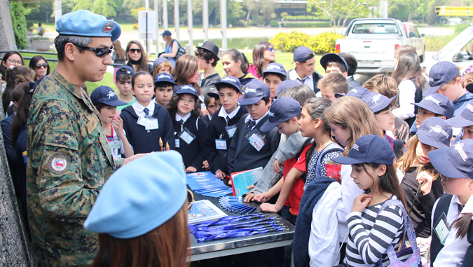 Imagen de los niños que visitaron la sede de la CEPAL.