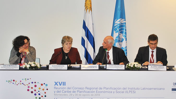 Panel de inauguración de la XVII Reunión del Consejo Regional de Planificación.