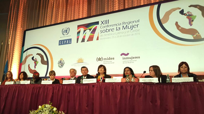 El Presidente de Uruguay, Tabaré Vázquez y la Secretaria Ejecutiva de la CEPAL, Alicia Bárcena en la inauguración de la XIII Conferencia Regional sobre la Mujer de América Latina y el Caribe.