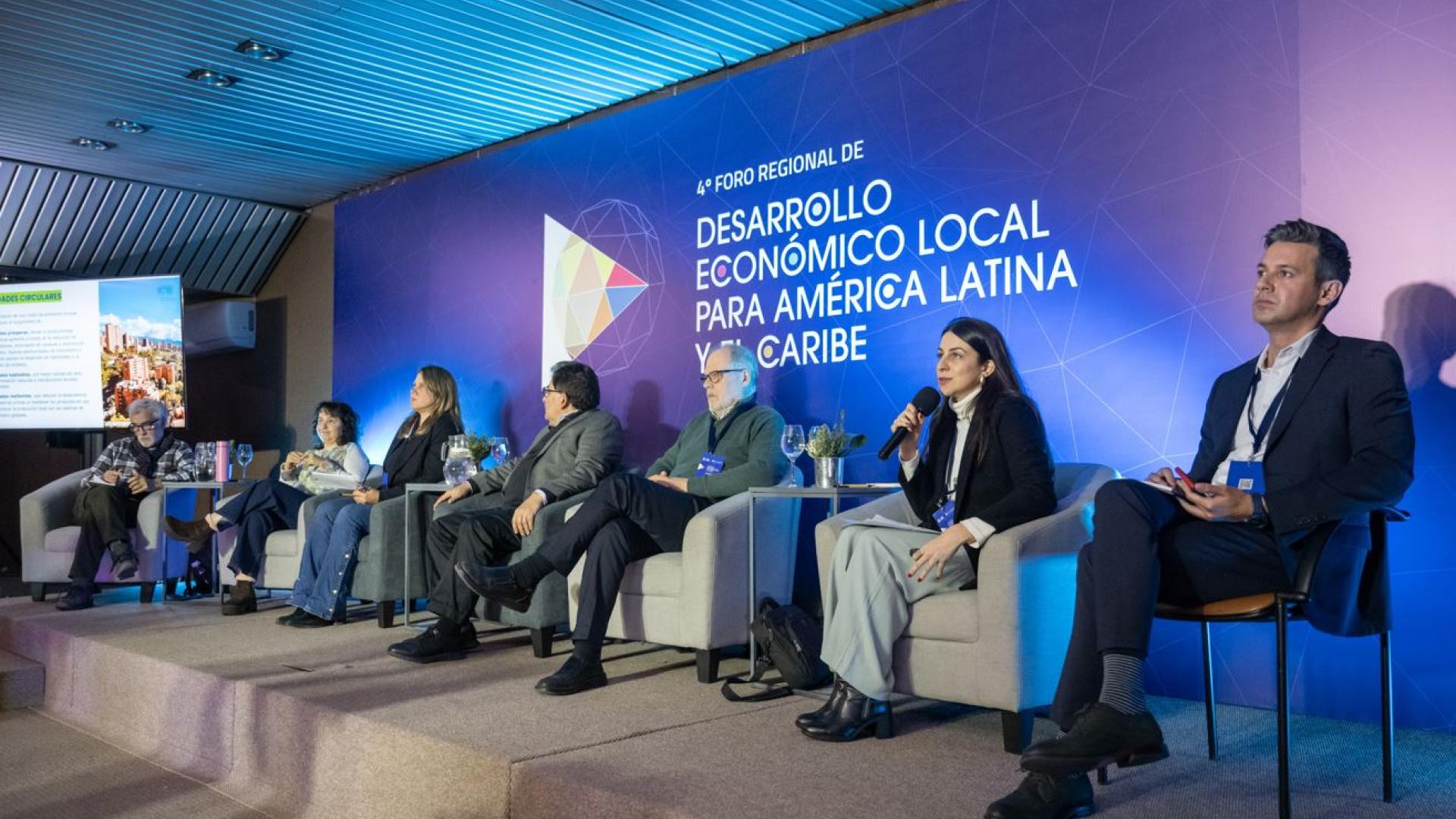 Panelistas de mesa sobre cambio climático organizada por CEPAL e ICLEI