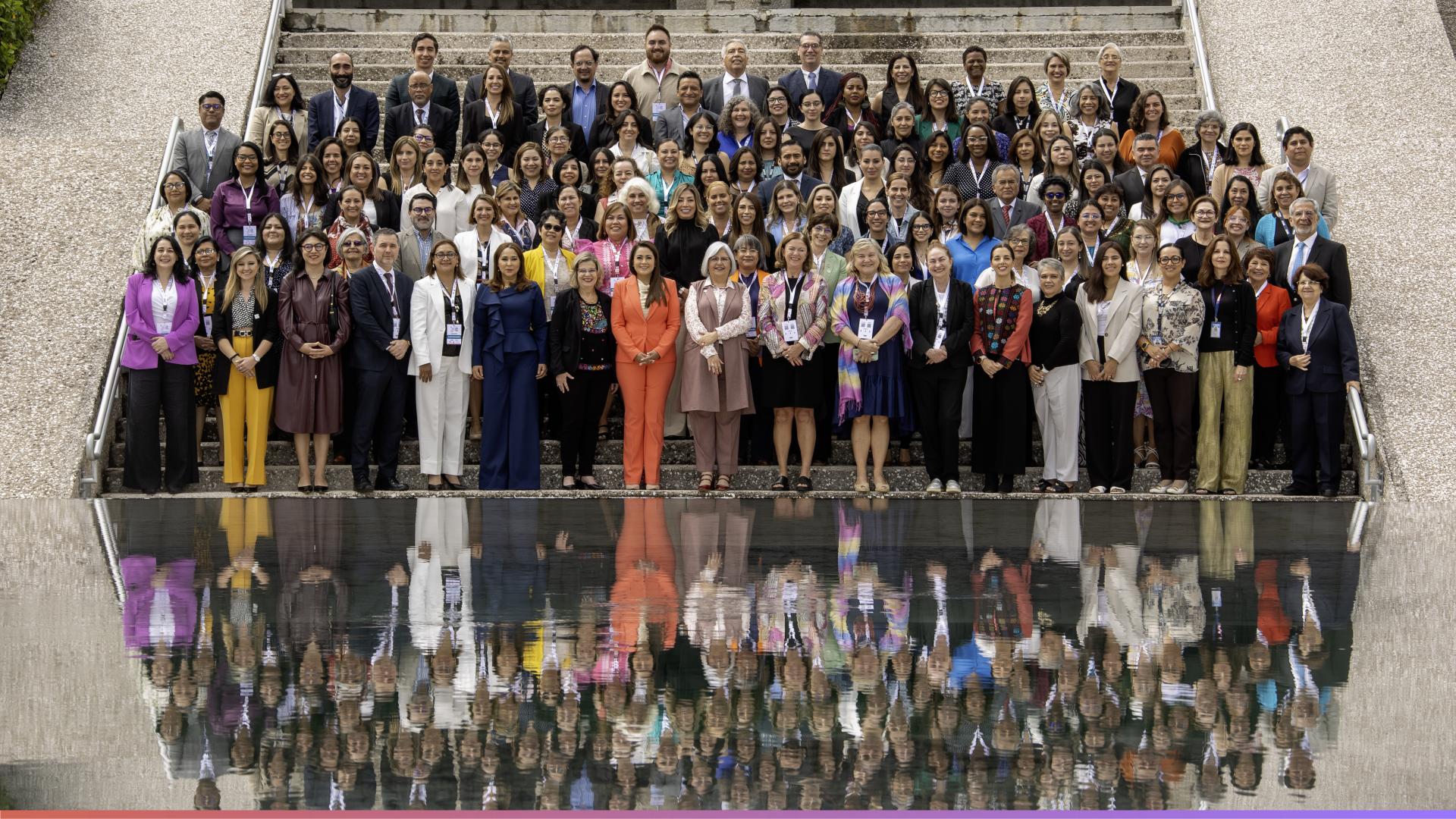 foto de los participantes en el conversatorio