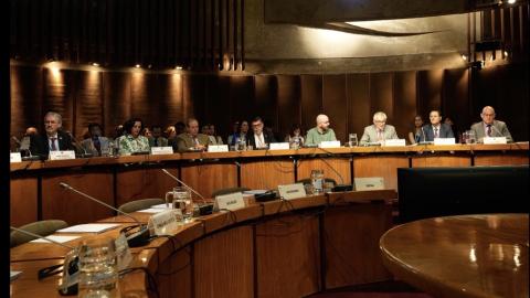 Fotografía de los participantes de la reunión.