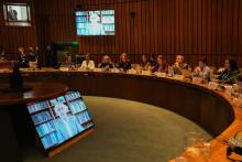 foto de los participantes en el conversatorio