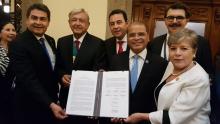 The presidents of Mexico, Andrés Manuel López Obrador; Guatemala, Jimmy Morales, and Honduras, Juan Orlando Hernández, and the Vicepresident of El Salvador, Óscar Samuel Ortiz, with the ECLAC's Executive Secretary, Alicia Bárcena.